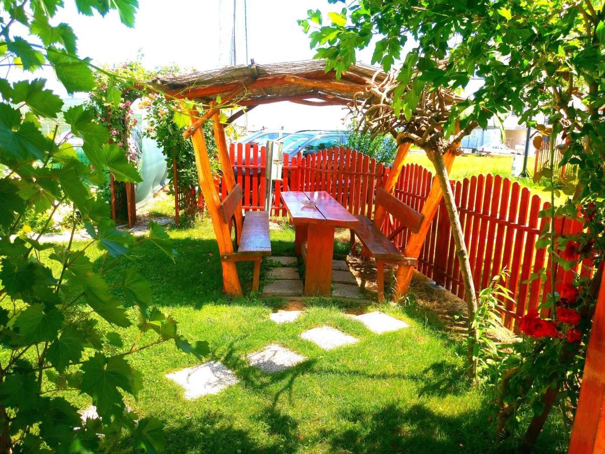 Teo Guest Rooms Băile Felix Esterno foto